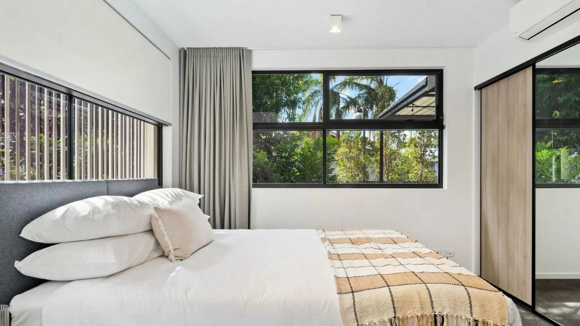 Apartment Queen Windsor Brisbane